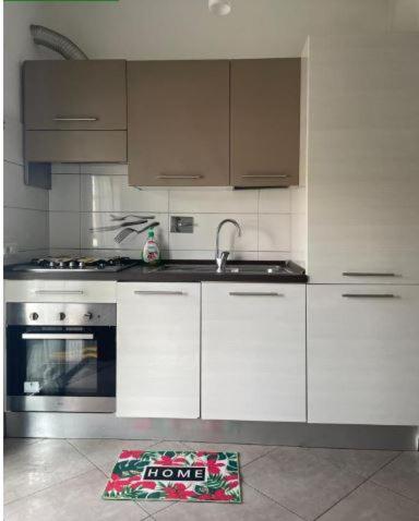 Dolcecasaleogiu Con Parcheggio Coperto Gratuito Vitinia Exterior foto